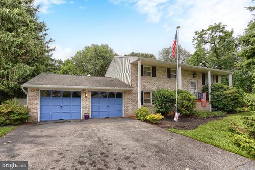 426 Jennifer Dr, NEW CUMBERLAND, PA, 17070-3040 | Card Image