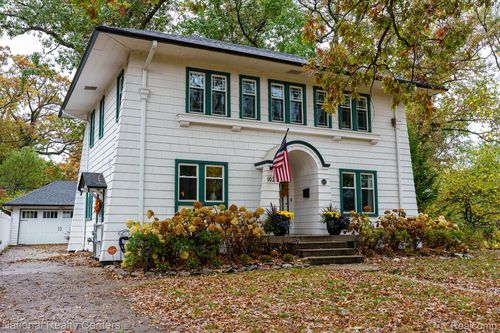 1027 W 11 Mile Rd, Royal Oak, MI, 48067-2450 | Card Image