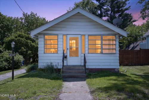 1951 Loxley Rd, Toledo, OH, 43613-5010 | Card Image