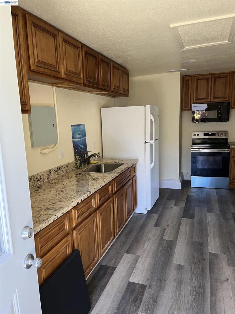 Residential Lease in Newark
