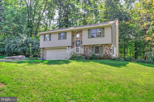 265 Witmer Rd, Reinholds, PA, 17569-9011 | Card Image