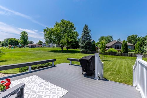 825 Lydia Dr, Warsaw, IN, 46582-1949 | Card Image