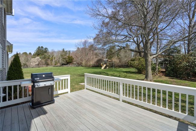 37 Island Dr, House other with 4 bedrooms, 3 bathrooms and 6 parking in Middletown RI | Image 23