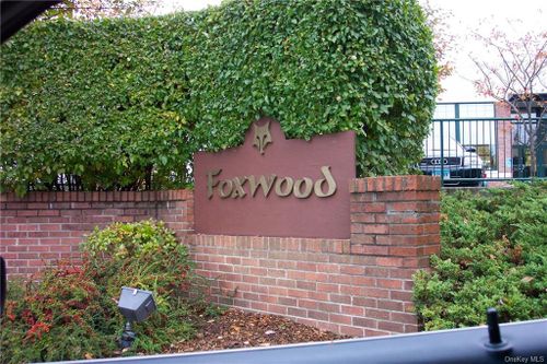 6 Foxwood Circle, Mount Kisco, NY, 10549 | Card Image