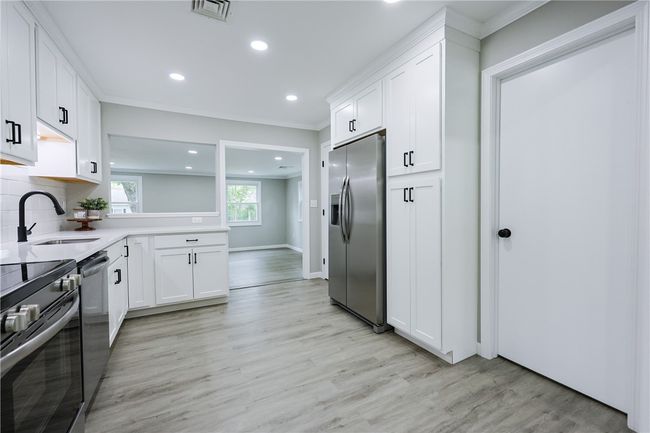 31 Forbes St, House other with 3 bedrooms, 1 bathrooms and 3 parking in Riverside RI | Image 13