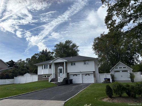 6 Warbler Ln, Commack, NY, 11725-4915 | Card Image