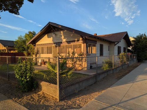 261 F St, Fresno, CA, 93706-4411 | Card Image