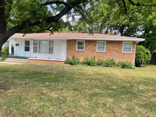 1906 N Pennsylvania Ave, Mangum, OK, 73554-1437 | Card Image