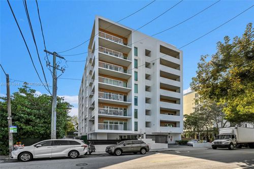 202-2740 Sw 28th Ter, Miami, FL, 33133-3771 | Card Image