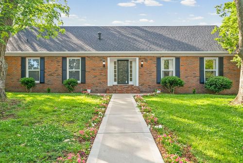 635 Country Club Ln, Hopkinsville, KY, 42240-1205 | Card Image