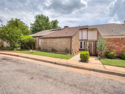 1908 Three Stars Rd, Edmond, OK, 73034-3118 | Card Image