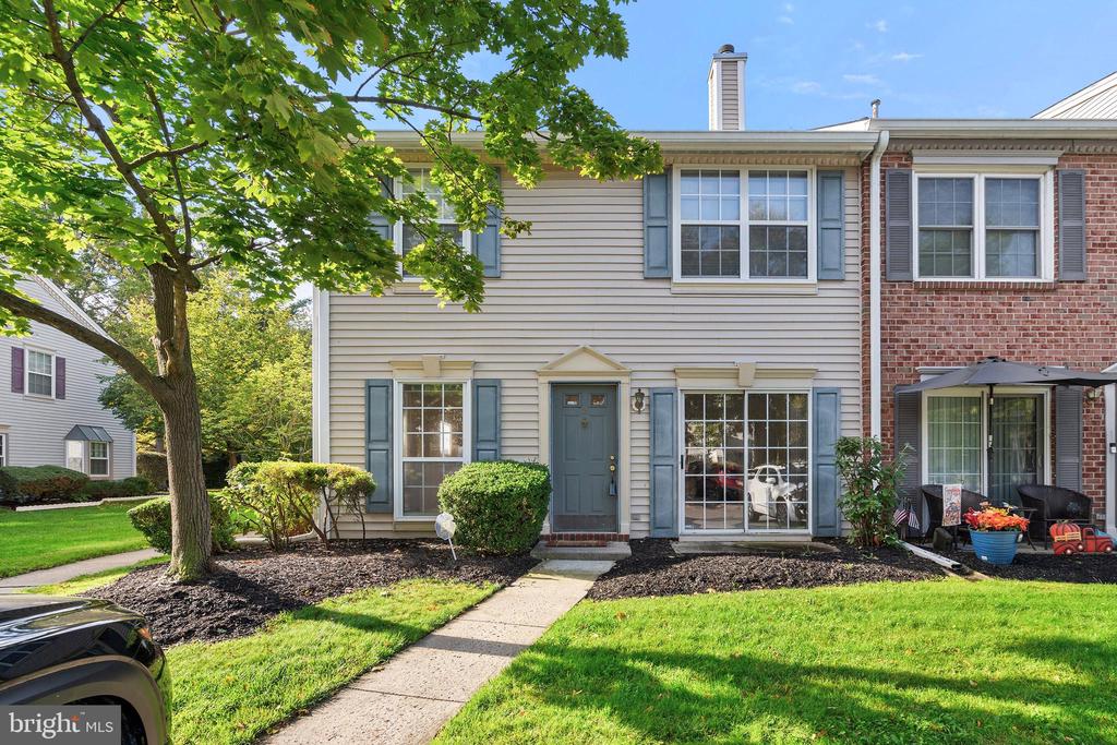 Versailles Ct, Trenton, NJ 08619