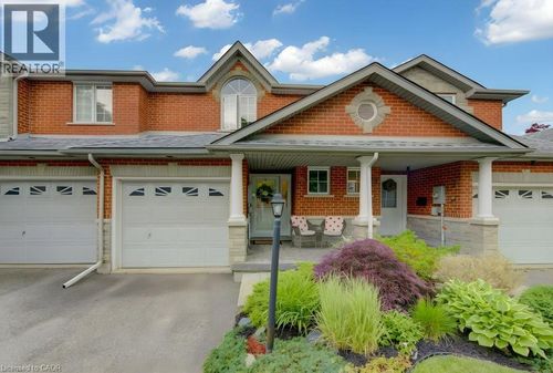 69 Troy St, Kitchener, ON, N2H1L9 | Card Image