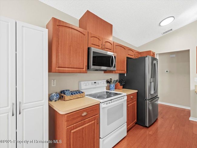 8484 Annapolis Rd, House other with 3 bedrooms, 2 bathrooms and null parking in SPRING HILL FL | Image 7