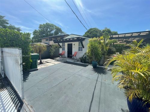 210-210 Ne 110th St, Miami, FL, 33161-7017 | Card Image