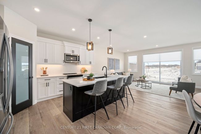 6 - 32 Postma Cres, House attached with 2 bedrooms, 2 bathrooms and 2 parking in Ailsa Craig ON | Image 9