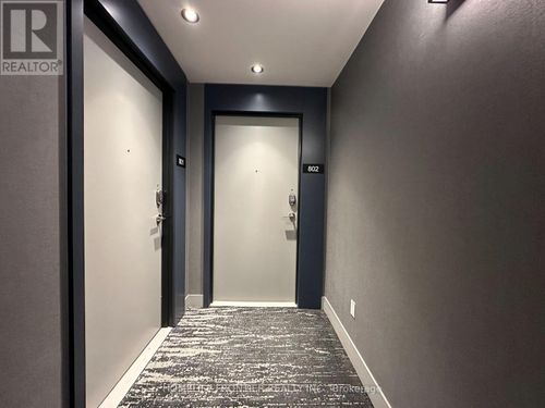 b802-50 Upper Mall Way, Vaughan (Brownridge), ON, L4J0L7 | Card Image