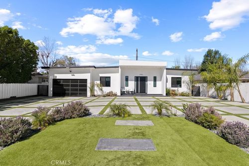 23143 Leonora Dr, Woodland Hills, CA, 91367-6117 | Card Image