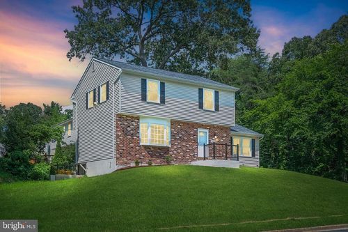 7677 Mueller Dr, GLEN BURNIE, MD, 21060-7700 | Card Image