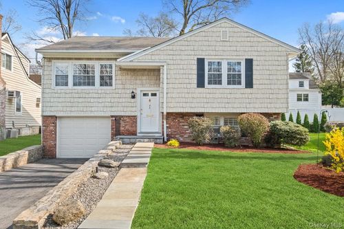 53 Jennings Rd, White Plains, NY, 10605-4332 | Card Image