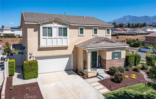 216 Colonial Dr, Calimesa, CA, 92320 | Card Image