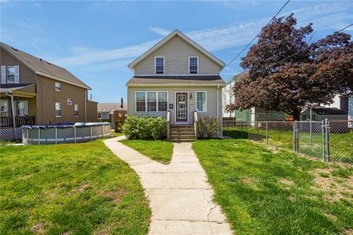 249 Baird St, Fall River, MA, 02721-5101 | Card Image