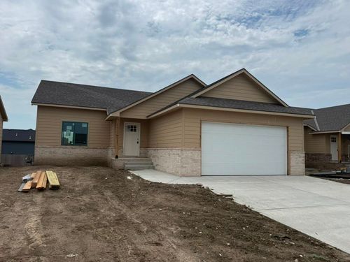 5055 N Toben Ct, Bel Aire, KS, 67226-2369 | Card Image