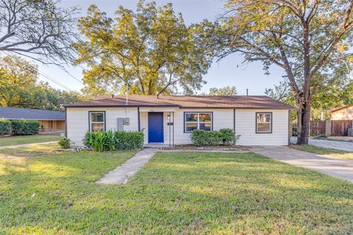 300 Water St, Whitesboro, TX, 76273-2118 | Card Image