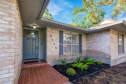 5339 Appleblossom Ln, Friendswood, TX, 77546-3231 | Card Image
