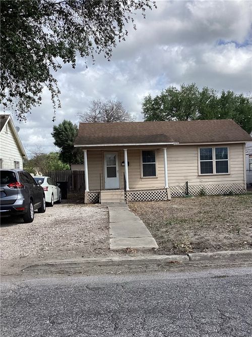 1021 E 2nd St, Alice, TX, 78332-5055 | Card Image