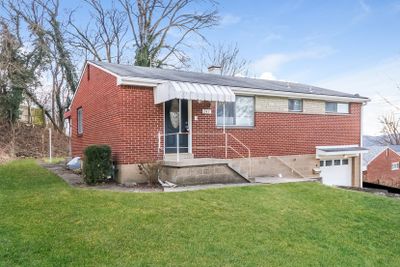 247 Hillary Dr, House other with 3 bedrooms, 2 bathrooms and 1 parking in Penn Hills PA | Image 2