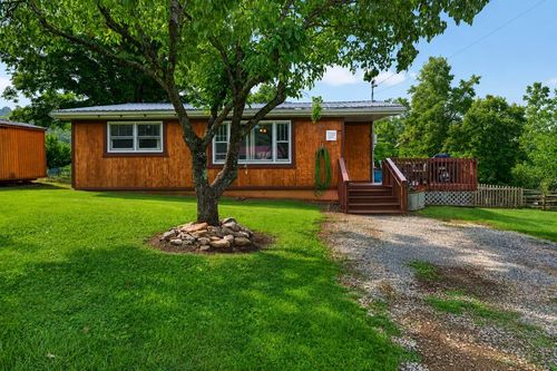194 Autumn Chase Rd, Lebanon, VA, 24266-4645 | Card Image