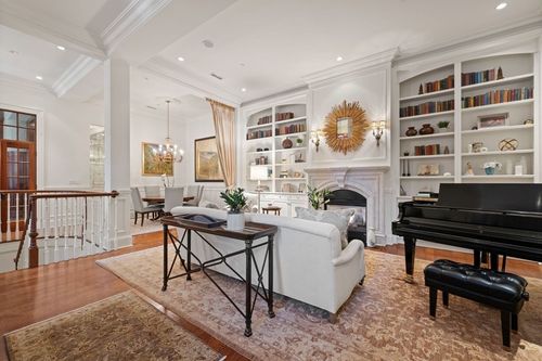 apt-1-50 Beacon St, Boston, MA, 02108-3524 | Card Image
