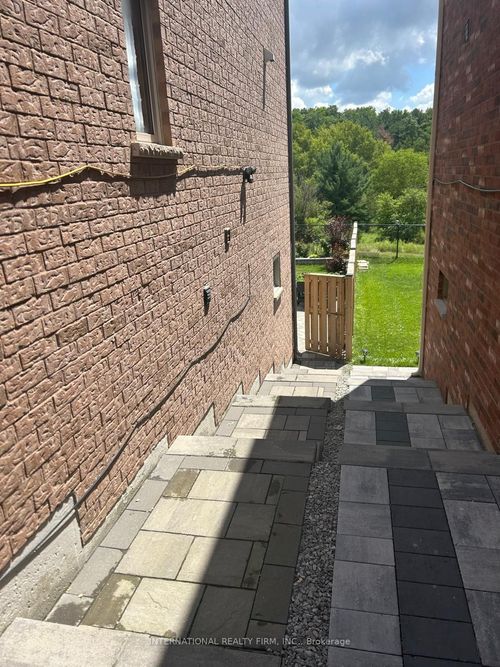 basement-apartment-521 Clifford Perry Pl, Newmarket, ON, L3X0J1 | Card Image