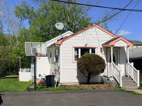 44 Salem Pl, Cliffwood, NJ, 07721-1120 | Card Image