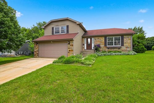 310 Crestwood Court, Algonquin, IL, 60102 | Card Image