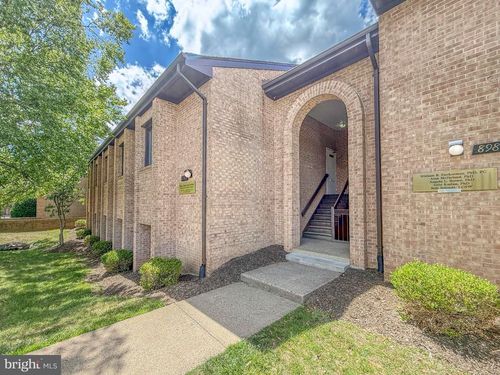 2-8989 Cotswold Dr, BURKE, VA, 22015-1658 | Card Image