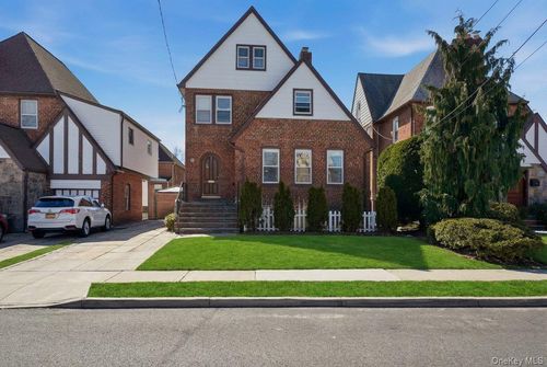 56 Northumberland Gate, Lynbrook, NY, 11563-3107 | Card Image