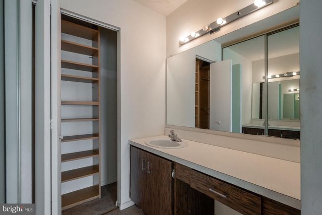 2029 Lakebreeze Way, Townhouse with 4 bedrooms, 4 bathrooms and null parking in Reston VA | Image 15