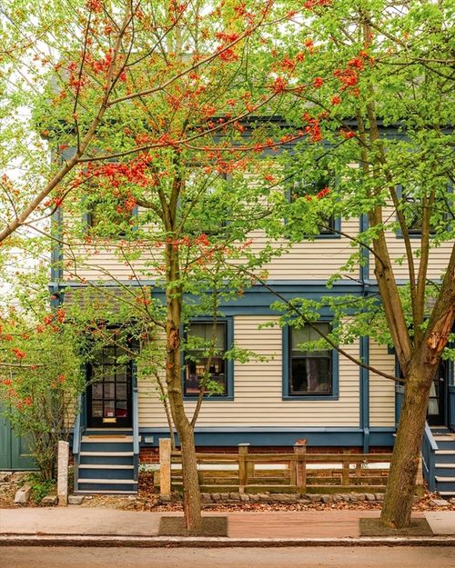 169-169 Brookline St, Cambridge, MA, 02139-4537 | Card Image