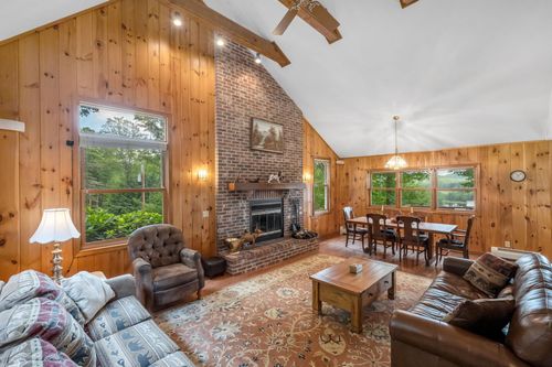 52 Spruce Lake Est, Wilmington, VT, 05363-8885 | Card Image
