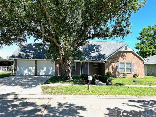 51 Country Club Dr, La Place, LA, 70068-1901 | Card Image