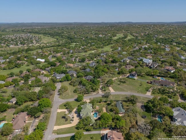 8608 Willow Wind Dr, House other with 4 bedrooms, 5 bathrooms and null parking in Fair Oaks Ranch TX | Image 46