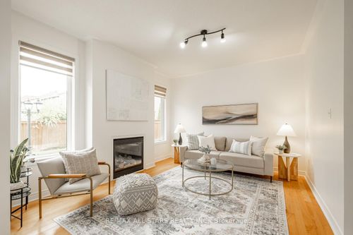 69 Mantle Ave, Stouffville, ON, L4A0M8 | Card Image