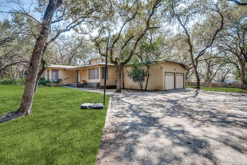 102 Krameria Dr, Castle Hills, TX, 78213-2101 | Card Image