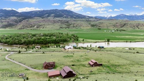 198 E River Rd, Emigrant, MT, 59027-6103 | Card Image