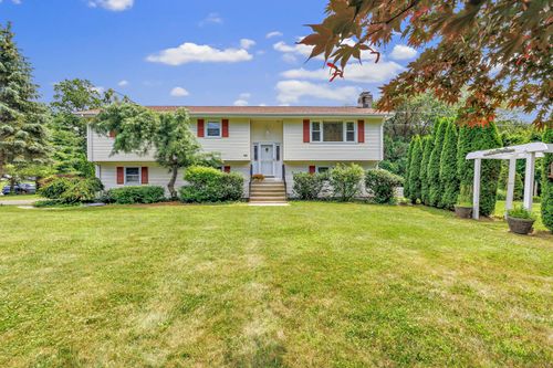 10 Magnolia Rd, Trumbull, CT, 06611-2202 | Card Image