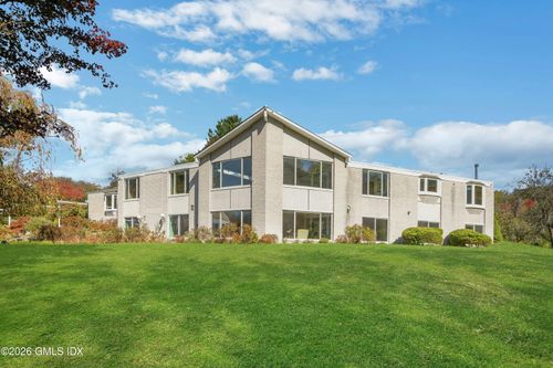 18 Dwight Ln, Greenwich, CT, 06831-2513 | Card Image