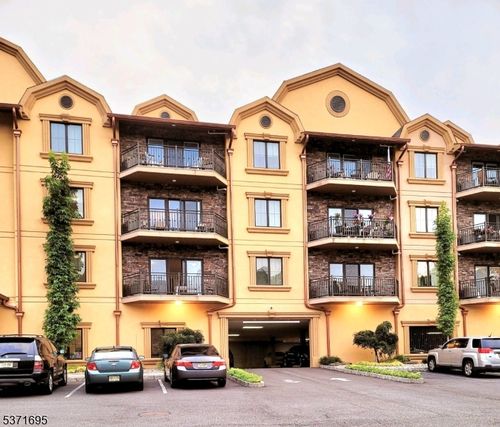 unit-11-10 Lower Notch Rd, Woodland Park, NJ, 07424-2273 | Card Image