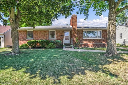 1332 W 38th St, Lorain, OH, 44053-2804 | Card Image